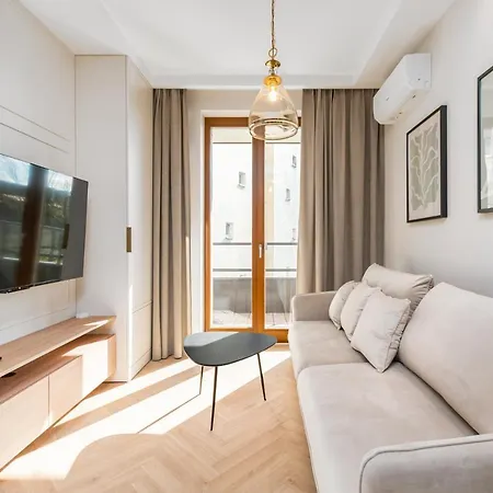 Aleja Solidarnosci 60b Apartmán