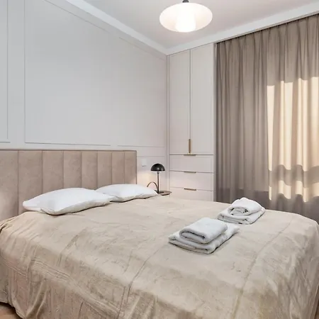 Aleja Solidarnosci 60b Appartement *